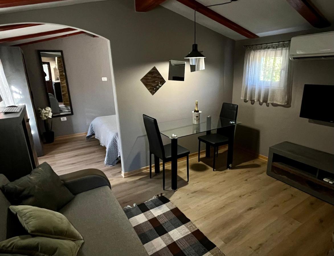 Apartment Eos ストゥルニャン エクステリア 写真